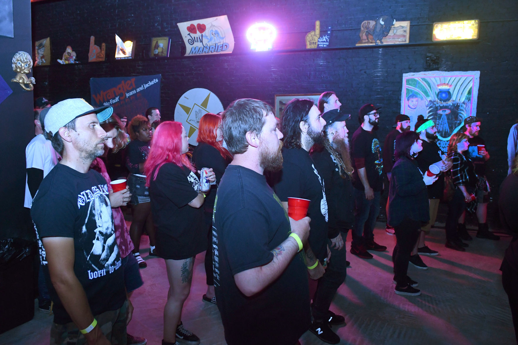 090221-qc-nws-raccoonmotel-079